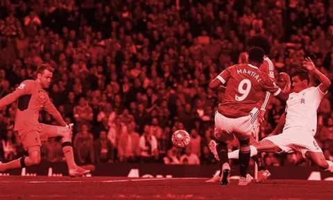 Anthony Martial từng "ghê gớm" thế nào với số 9 tại Man Utd?
