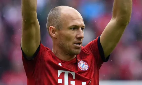 Arjen Robben gia nhập ban huấn luyện của Bayern