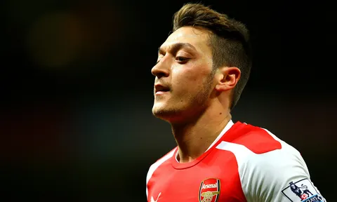 Arsenal cần Ozil, nhưng Unai Emery thì không!