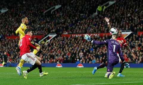 Arsenal ghi bàn, De Gea điên tiết: "Nếu trọng tài không làm thế..."