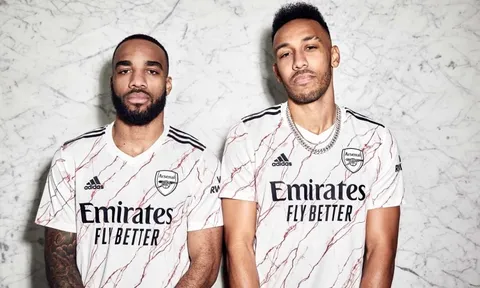 Arsenal giới thiệu mẫu áo mới cực chất