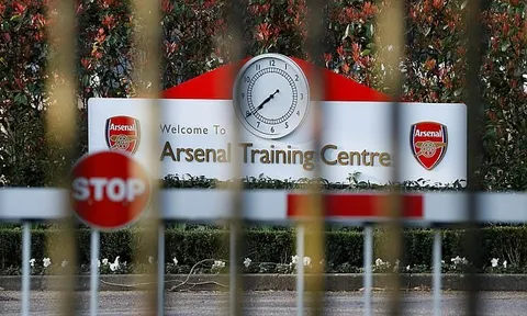 Giữa hoảng loạn, Arsenal lại có động thái bất ngờ