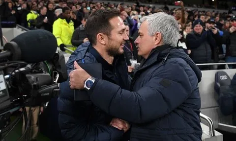 Lampard lại 'nốc ao' Mourinho, Wenger ra phán quyết bất ngờ