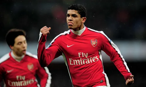 "Arsene Wenger là người giỏi nhất tôi từng làm việc cùng"