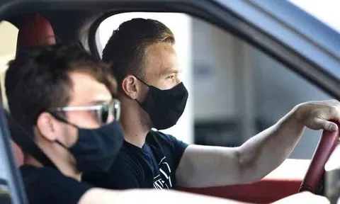 Arthur say xỉn, gây tai nạn tại Tây Ban Nha