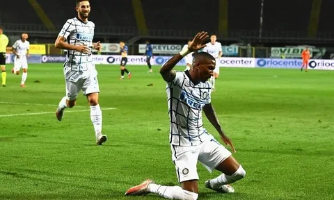 Ashley Young cứa lòng hoàn hảo, Inter giành ngôi á quân Serie A