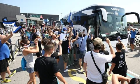 Sau thất bại trước PSG, Atalanta được chào đón như nhà vô địch Champions League