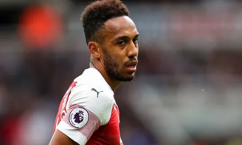 Aubameyang: "Đúng là 1 tên hề, làm ơn để tôi yên!"