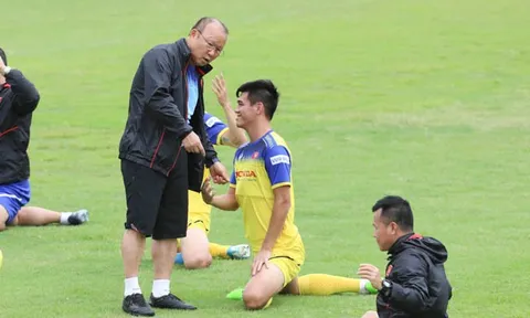 Hai tuyển thủ ĐT Việt Nam đổ bệnh, thầy Park nhận tin không vui trước đại chiến Thái Lan