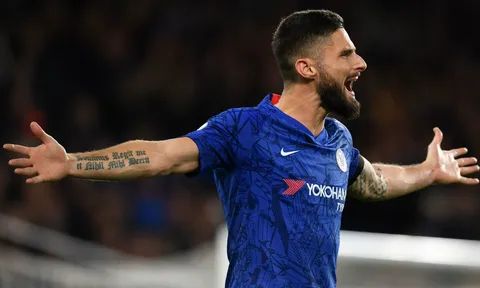"Bán mình" cho Chelsea, Giroud... từ chối gia hạn hợp đồng
