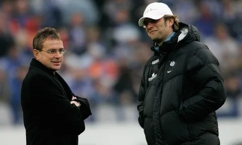 Báo Anh ví von AC Milan đã 'bỏ qua Klopp để chọn Solskjaer'