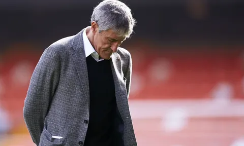 "Barcelona đã hỏi, nhưng cậu ấy sẽ không rời đi"
