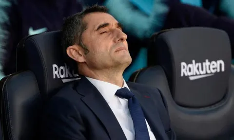 Barcelona đã và đang sở hữu 2 "đôi chân pha lê" khốn khổ nhất