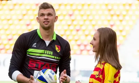 Bartlomiej Dragowski, kẻ thách thức sao Juventus, là ai?