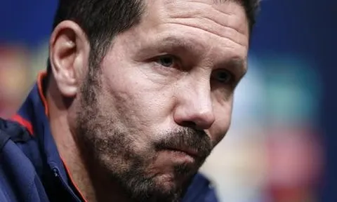 Mất đi trò cưng, Simeone lại đau đầu...