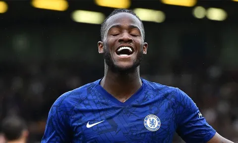 Batshuayi muốn ở lại Chelsea bất chấp sự quan tâm từ AS Roma