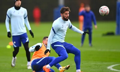 Bầu không khí căng thẳng thấy rõ trên sân tập Chelsea