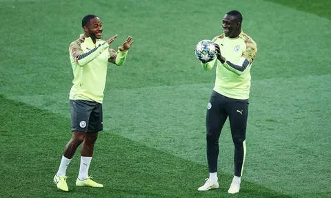 Hàng thủ tan nát, song thái độ này của dàn sao Man City khiến cổ động viên an lòng