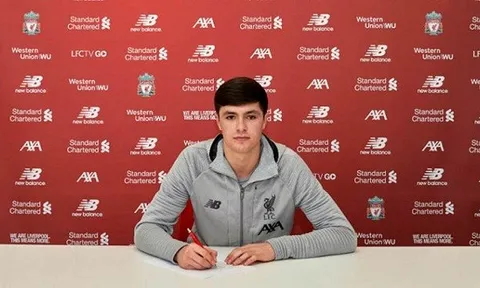 Buồn vui lẫn lộn, bộ đôi sao trẻ Liverpool 1 ký hợp đồng, 1 vào bệnh viện