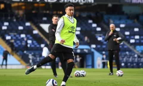 Lingard quá xuất thần, phá dớp không tưởng trước Man City