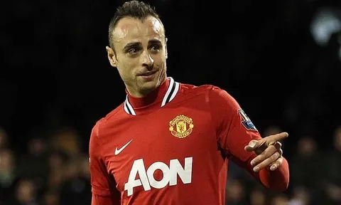 Berbatov: "Có sẵn cậu ấy rồi, Man Utd đâu cần mua thêm tiền đạo"