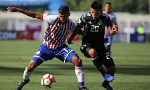 Bị 'cám dỗ' bởi nước Anh, 'tiểu Messi' làm điều ngỡ ngàng với CLB