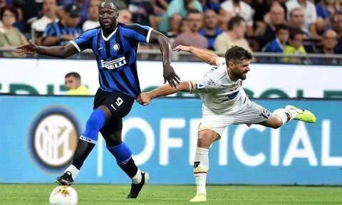 Bị Lukaku phản đòn, Neville hồi đáp