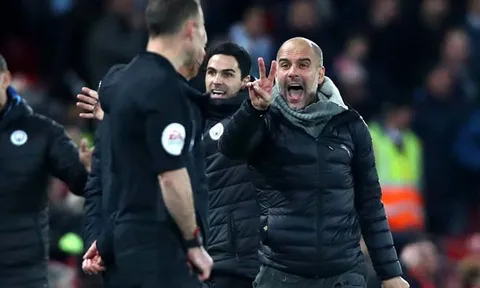 Bị mắng mỏ, sao Man City phản pháo Pep: "Ông ấy quá điên rồ!"