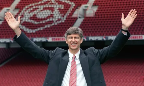 Bí mật đằng sau cuộc đại phẫu của Wenger ở Arsenal