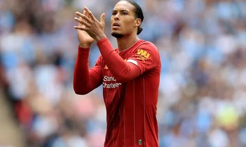 Bị 'siêu bom' Man Utd qua mặt, Van Dijk nói một câu khó tin