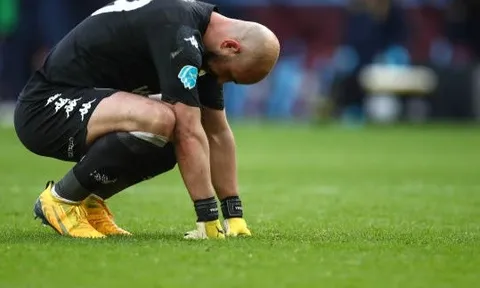 Bị Son Heung-min phá lưới, Pepe Reina nổi khùng trên sân với sự ngáo ngơ của đồng đội