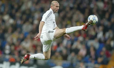 Bình luận viên kì cựu chỉ ra điểm Zidane nhỉnh hơn Ronaldo và Messi
