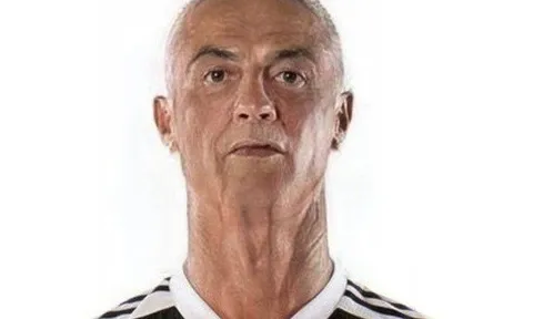 Bộ ảnh Ronaldo, Messi,... khi già đang làm điên đảo NHM