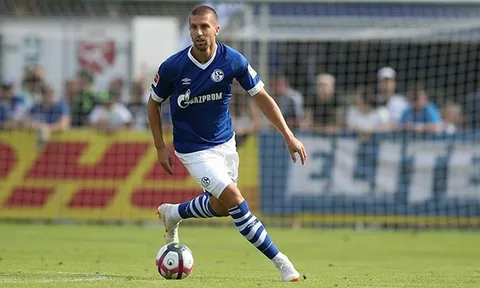Bỏ cuộc trong vụ Lovren, AC Milan chuyển hướng sang Bundesliga