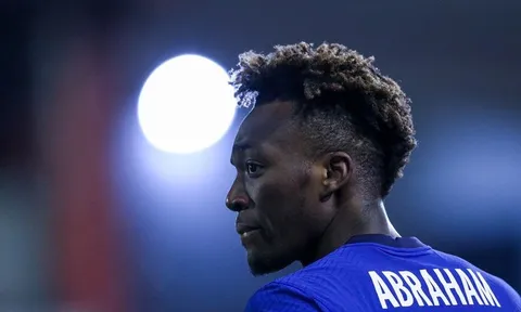 Bỏ quên Abraham, Chelsea đang lặp lại sai lầm tương tự Romelu Lukaku
