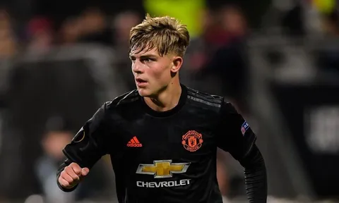 Brandon Williams: "Không thể đến gần 2 cầu thủ Man United đó"
