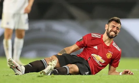 Bruno Fernandes cạn pin, M.U tức tốc chiêu mộ "vua sút phạt" về dự phòng