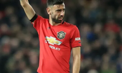 Không đồng ý, HLV Man United hét Bruno Fernandes