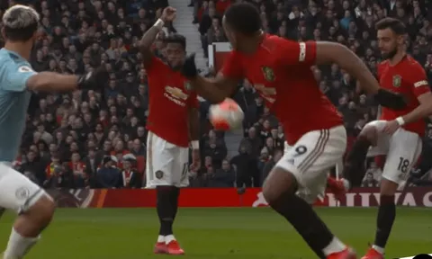 Bruno Fernandes tiết lộ cách "lừa" cầu thủ Man City để kiến tạo cho Martial