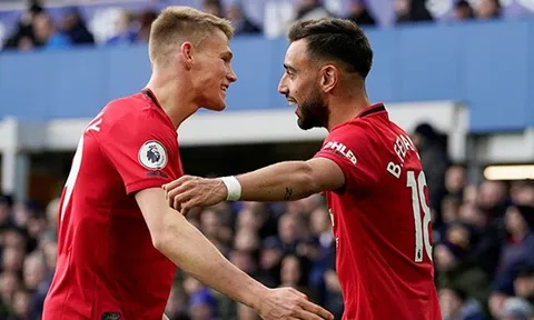 Bruno "mắng yêu" McTominay sau bàn thắng vàng vào lưới West Ham
