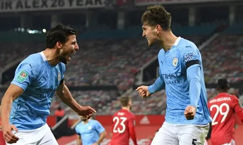 Bước ngoặt cố định xuất hiện, Man City nhấn chìm Man Utd tại Old Trafford
