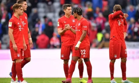 Cả đội Bayern Munich qua đêm ở sân bay vì lý do 'dở khóc dở cười'