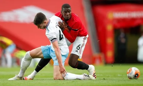 Cái vung tay lố bịch vạch trần Pogba