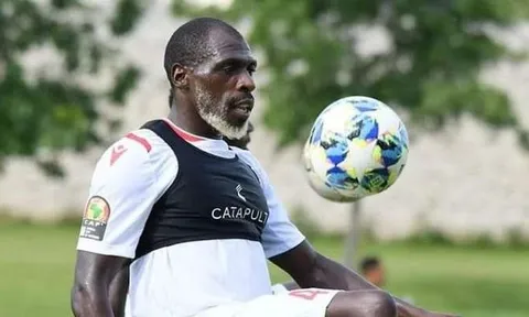 CAN 2019: Chỉ 1 hành động nhỏ, cầu thủ Kenya "nổi" hơn cả Salah, Mane, Mahrez...