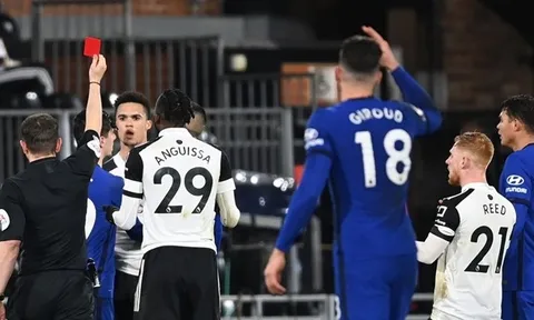 Cận cảnh pha vào bóng ghê rợn trong trận Fulham 0-1 Chelsea
