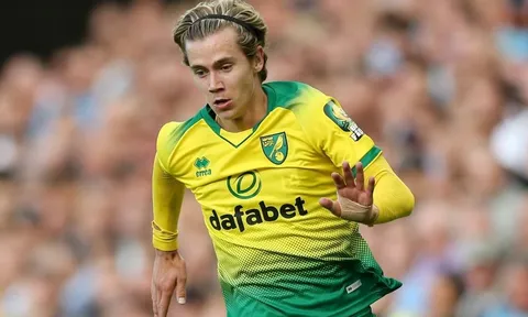 Deco vùng Dereham - ngôi sao đột phá của Premier League 2019/20