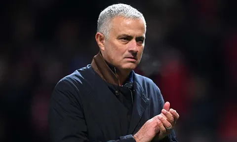 'Cáo già' ở Man Utd: "Tôi sẽ luôn chọn Mourinho. Ông ấy sẽ trở lại"