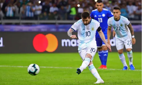 Messi ghi bàn, Armani cứu thua 11m; Argentina nhọc nhằn có 1 điểm trước Paraguay