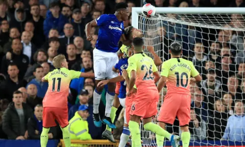 5 điểm nhấn Everton 1-3 Man City: Bước ngoặt phút 71; Nỗi lo Fernandinho