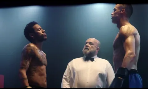 SỐC! Ronaldo và Neymar mặt đối mặt trên sàn quyền anh